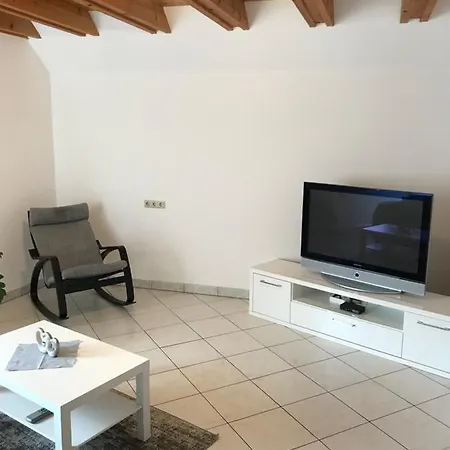 Dz Im Haus Maja Daire Holzkirchen (Wurzburg)